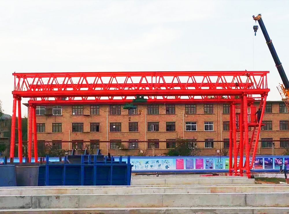 湖北提梁機(jī)、梁場龍門吊、十堰路橋門式起重機(jī)廠家銷售安裝維修