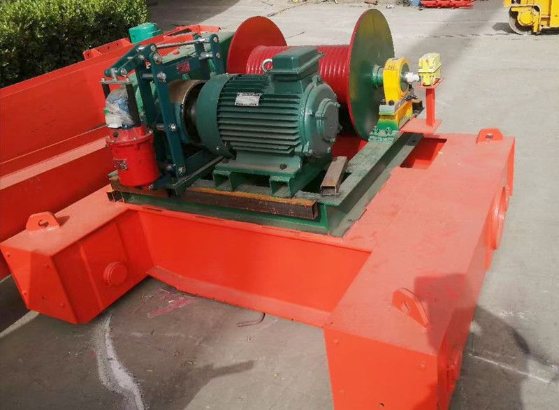 博利路橋90t起升高度8米輪胎式提梁機(jī)