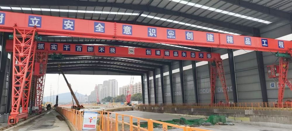 門式起重機(jī)廠家報(bào)價(jià)、龍門吊設(shè)計(jì)制造、安裝維修、租賃出租、搬遷移裝