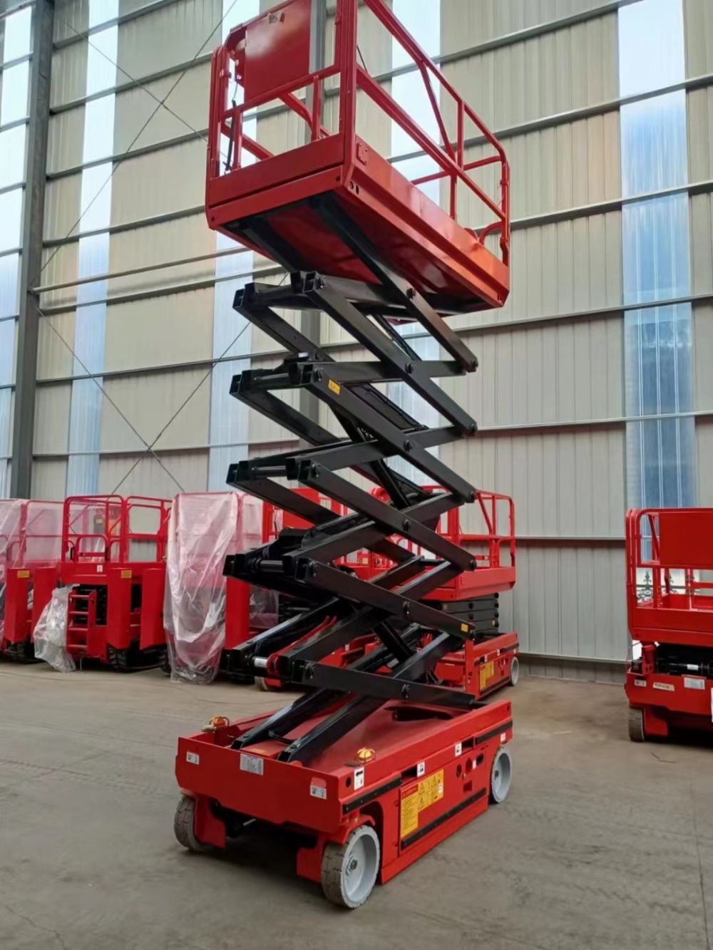 液壓升降平臺(tái)、自行走液壓登高車、液壓維修平臺(tái)