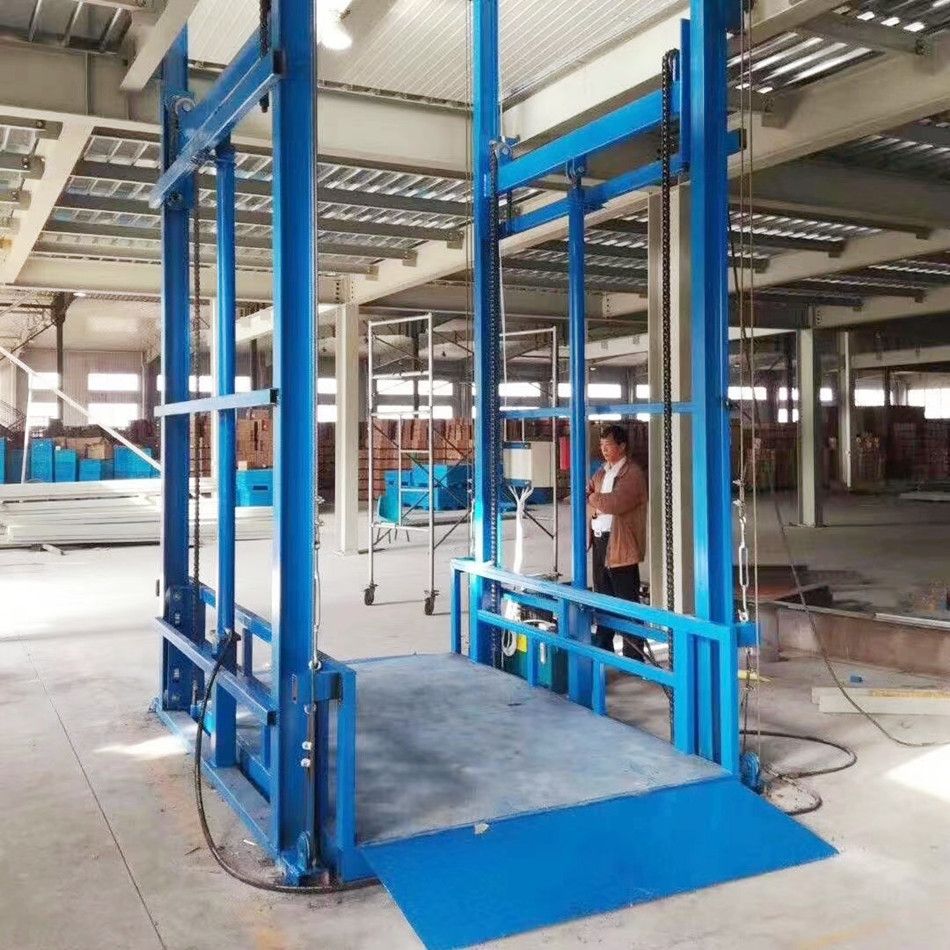 洛陽液壓升降機(jī)，SJD鏈條導(dǎo)軌式液壓升降平臺貨梯廠家銷售