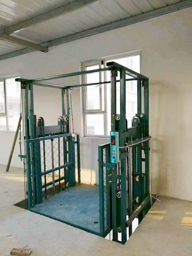 河南安陽升降平臺、載貨升降機，SJD型鏈條導軌式升降機