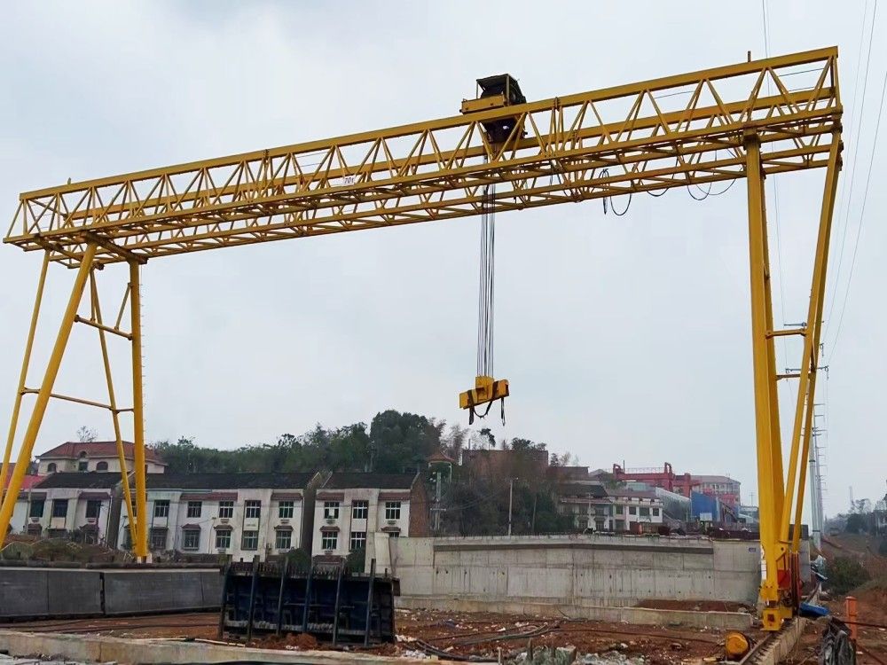 提梁機廠家、路橋門機、雙梁門式起重機制造安裝維修