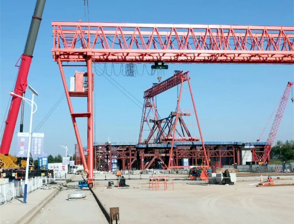 山西晉中龍門吊、型號(hào)參數(shù)、電動(dòng)雙梁門式起重機(jī)、提梁機(jī)廠家銷售