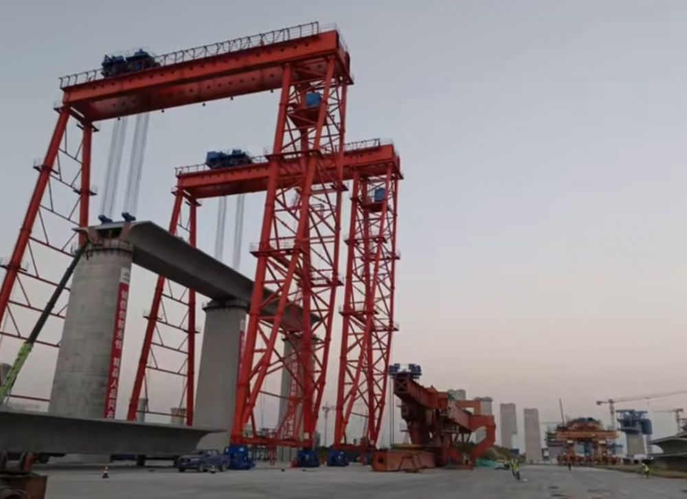 陜西路橋?qū)Ｓ闷鹬貦C(jī)械、提梁機(jī)、架橋機(jī)廠家服務(wù)、價(jià)格優(yōu)惠