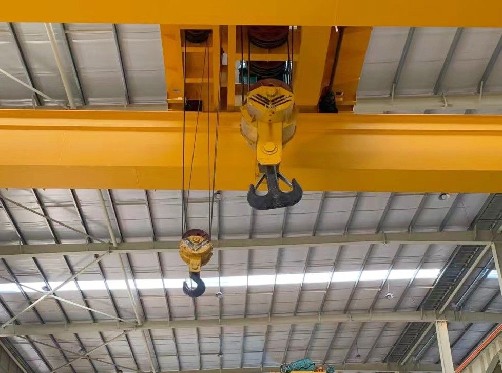 起重吊鉤生產(chǎn)廠家、吊鉤噸位型號(hào)規(guī)格、技術(shù)參數(shù)