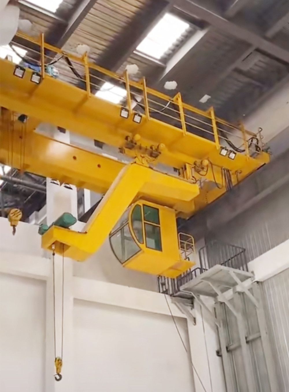 廣東中山過(guò)軌起重機(jī)、雙梁橋式過(guò)軌起重吊機(jī)、天車(chē)廠家供貨安裝維修