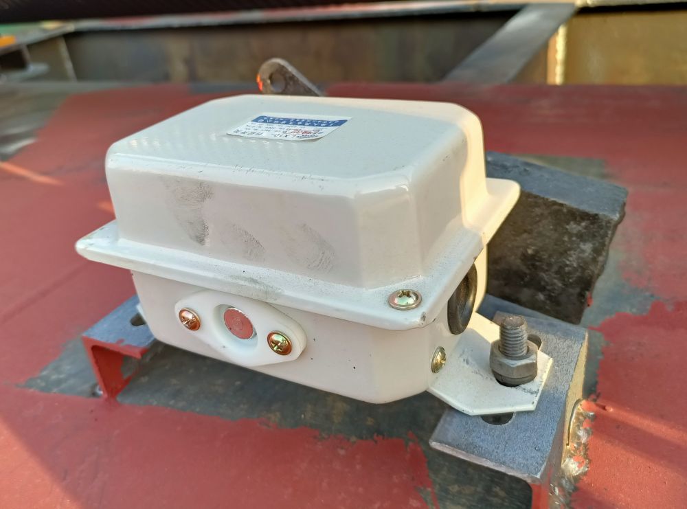 重錘限位器、行程開(kāi)關(guān)廠家品牌、產(chǎn)地貨源、批發(fā)價(jià)格