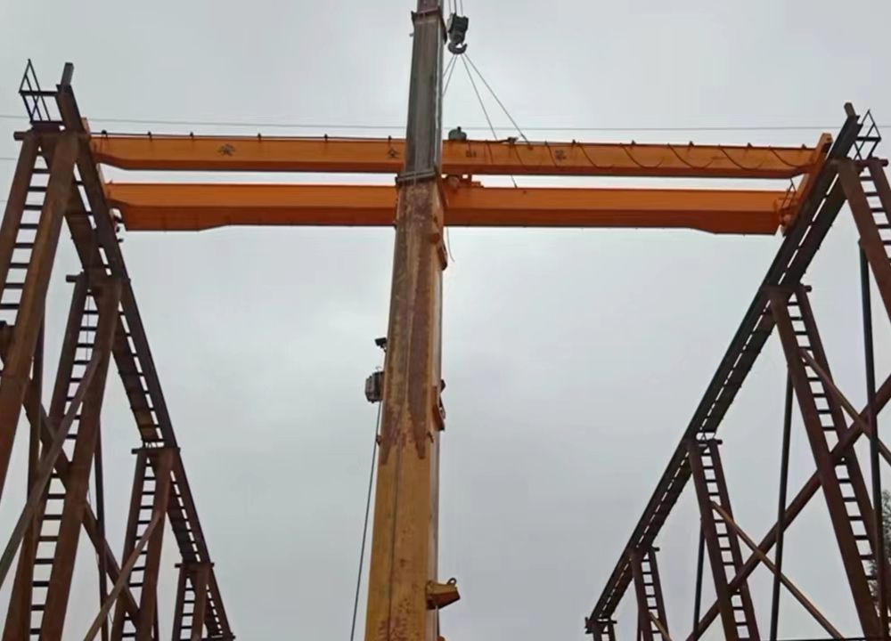 山東雙梁橋式起重機(jī)、LH型、QD型電動雙梁起重機(jī)