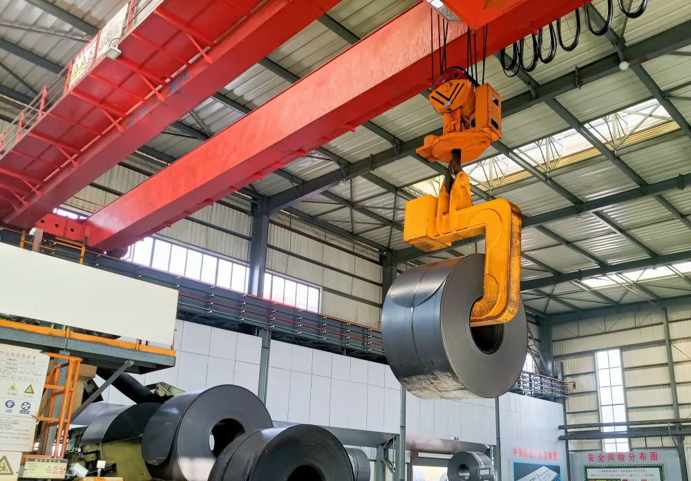 上海吊機廠家報價、QD型吊鉤橋式起重機、卷鐵天車