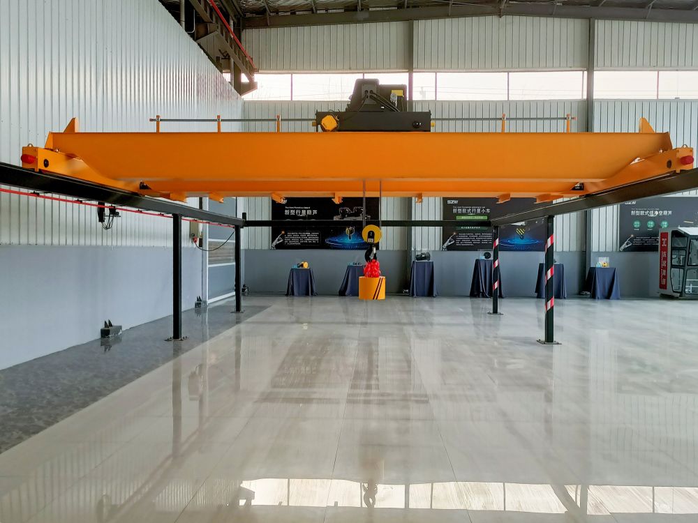 歐標(biāo)起重機(jī)、歐式新型雙梁橋式起重機(jī)、歐式天車、吊機(jī)