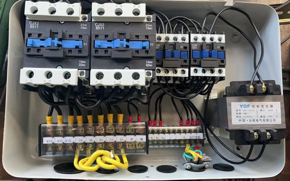 電動(dòng)葫蘆控制電器箱、單速/雙速葫蘆電器控制箱