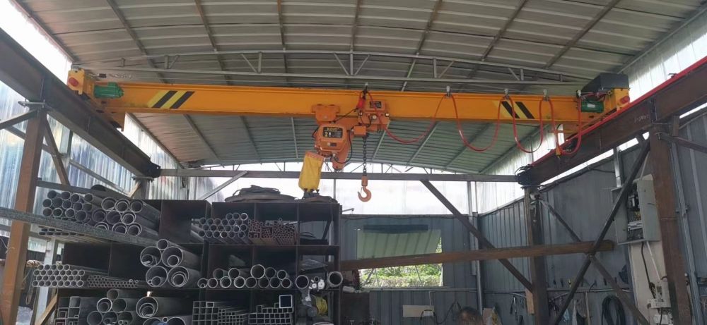 成都龍門吊安裝、行吊定做、起重機(jī)銷售維修