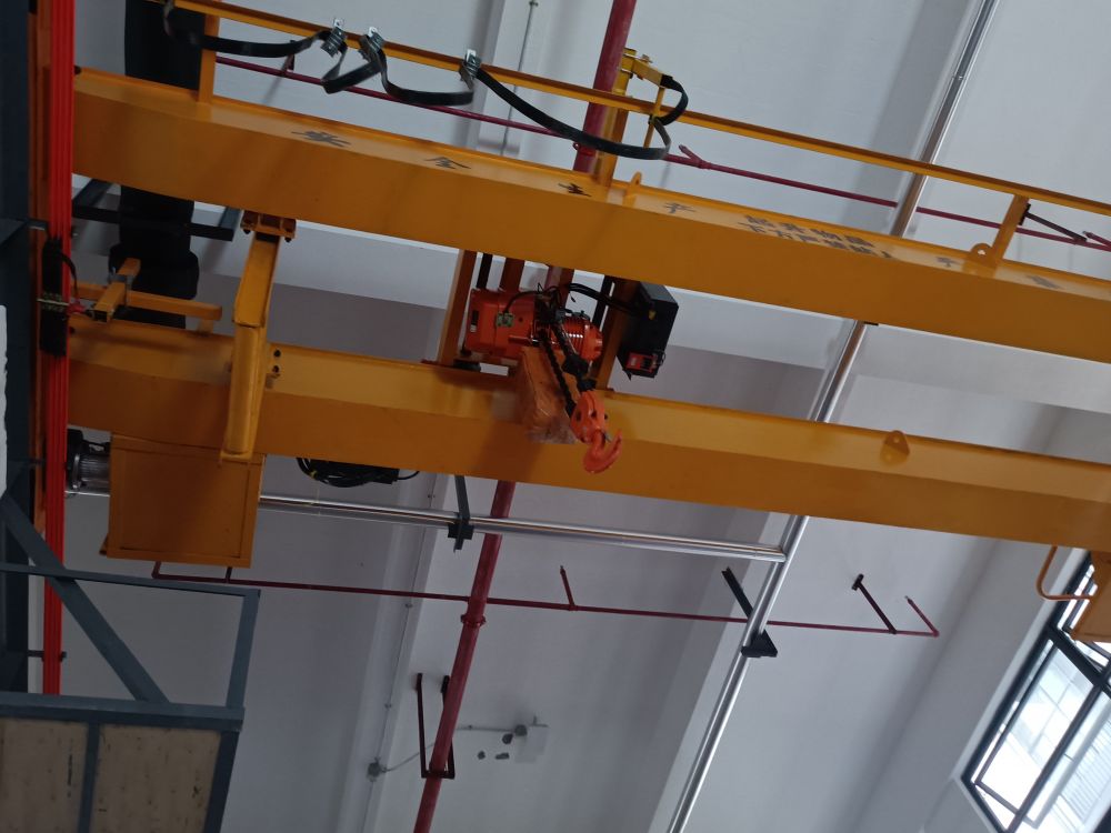 LH型電動葫蘆橋式起重機、起重機廠家報價