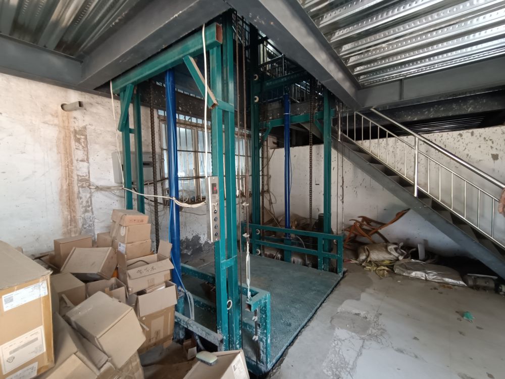 電動液壓升降機(jī)、載貨平臺、載貨貨梯廠家制造、安裝維修