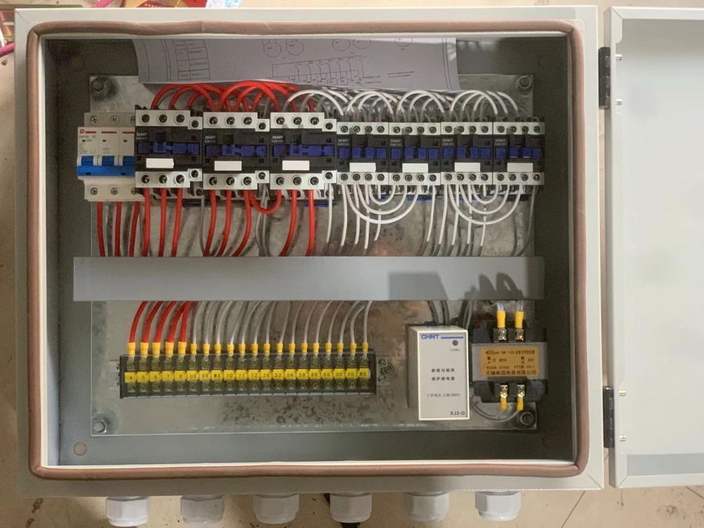 河南起重電氣箱、行車DK箱、葫蘆行車二合一電器箱生產(chǎn)廠家