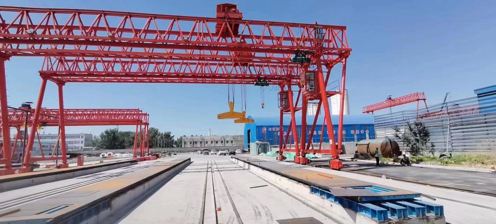 海南路橋門機(jī)、提梁機(jī)、工程龍門吊、移梁機(jī)租賃、安裝、搬遷、維修