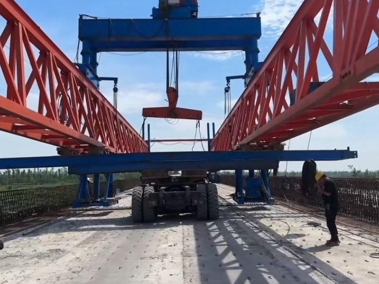 河北架橋機(jī)生產(chǎn)廠家、新舊架橋機(jī)制造、租賃、安裝服務(wù)報(bào)價(jià)