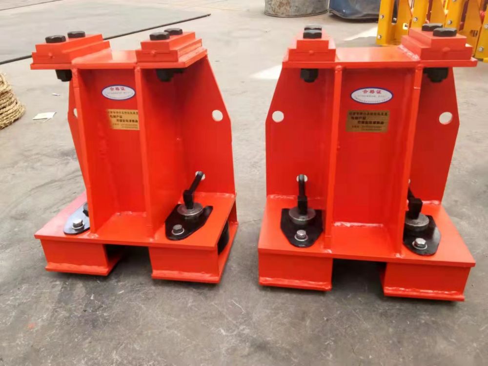 起重機防脫軌器、起重機防啃軌裝置