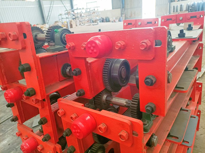 河南歐式懸掛起重機(jī)端梁、懸掛起重機(jī)梁頭廠家批發(fā)