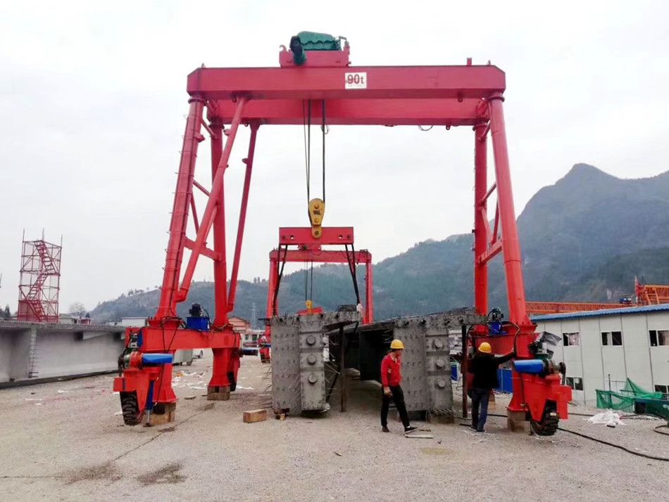 山西提梁機(jī)、輪胎式提梁機(jī)龍門吊生產(chǎn)廠家、設(shè)計制造