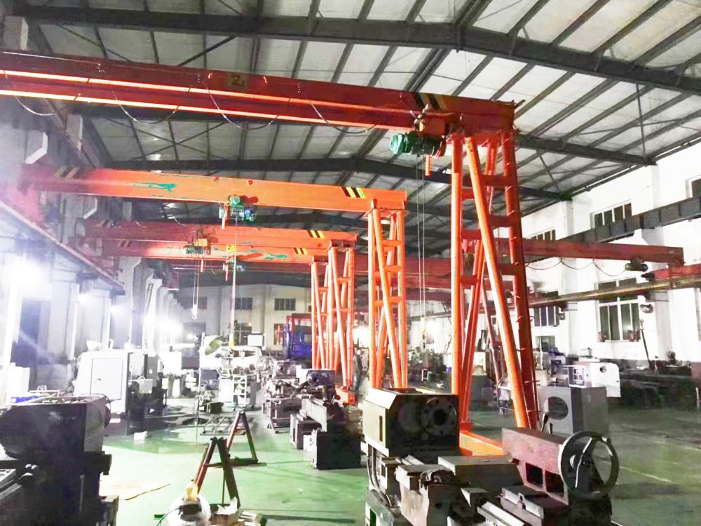龍門吊廠家品牌、BMH型半腿門式起重機(jī)制造安裝維修