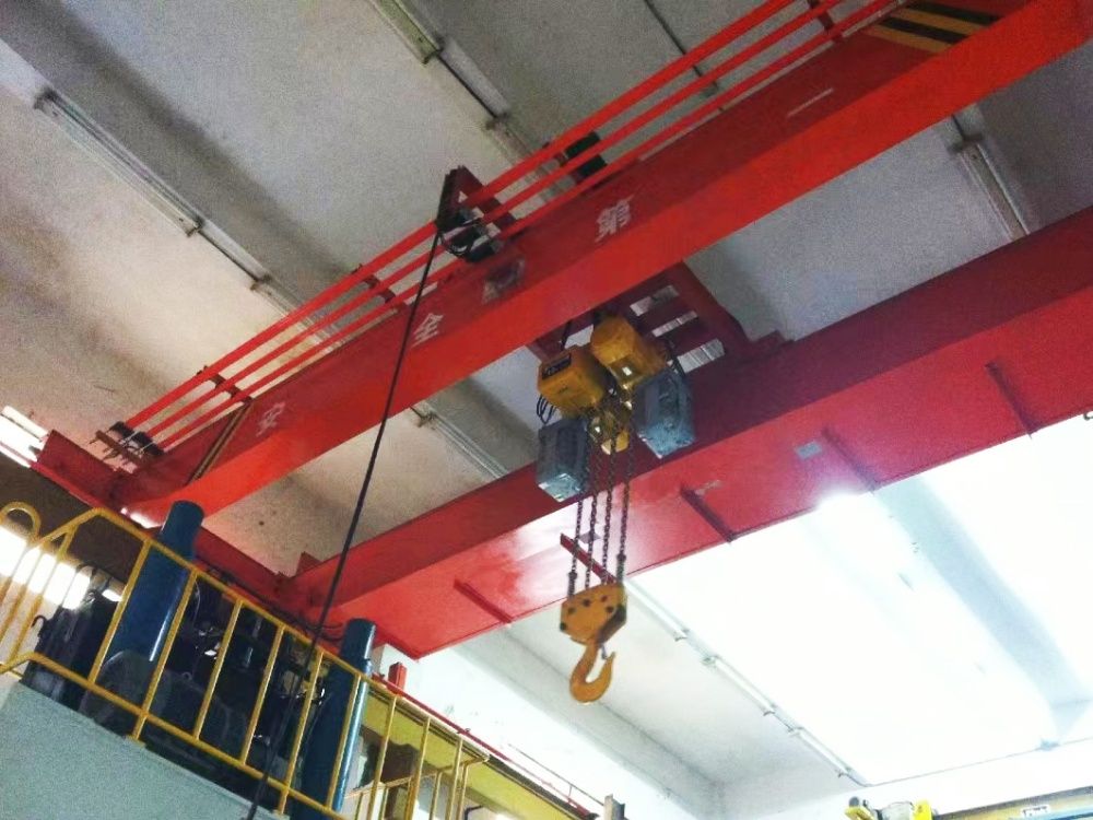 湖南起重機(jī)廠家、LH電動(dòng)葫蘆雙梁橋式起重機(jī)、葫蘆雙行車(chē)