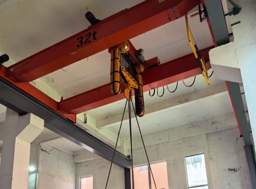 LH型電動(dòng)葫蘆橋式起重機(jī)、配環(huán)鏈葫蘆的葫蘆雙