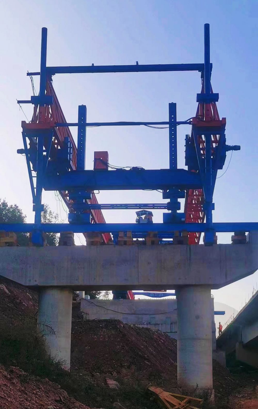 河南新鄉(xiāng)架橋機(jī)租賃出租、架橋機(jī)安裝拆卸、維修維保