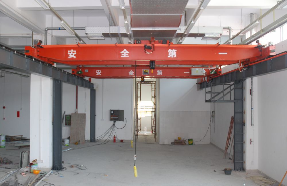 橋式起重機、LH型環(huán)鏈葫蘆雙梁起重機