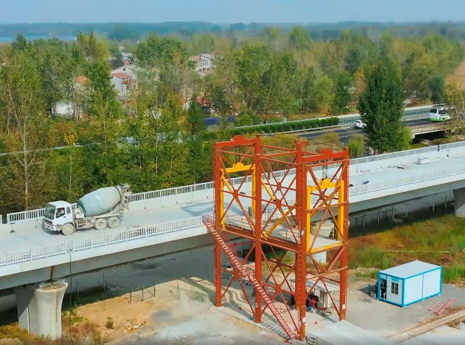 湖北宜昌路橋起重機(jī)械、混凝土罐車提升機(jī)廠家銷售、安裝維修