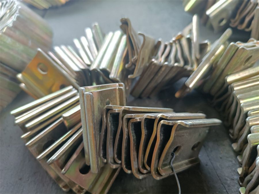 鋼絲繩式電動葫蘆壓繩板、鋼絲繩壓板