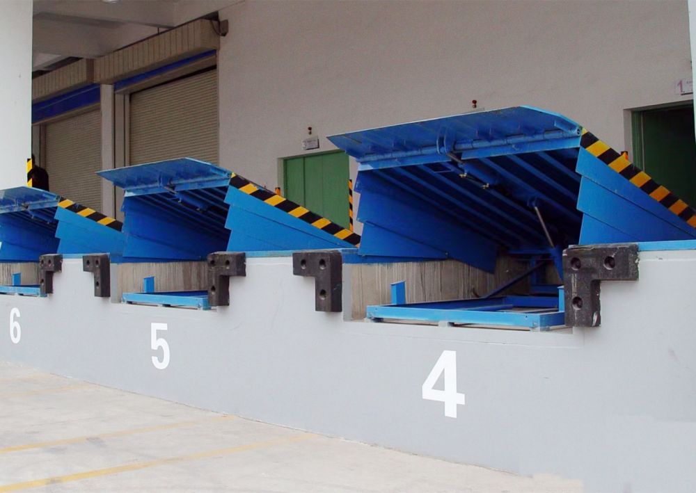 廈門(mén)固定式登車(chē)橋、電動(dòng)液壓登車(chē)橋、倉(cāng)庫(kù)叉車(chē)過(guò)橋升降臺(tái)廠家銷(xiāo)售