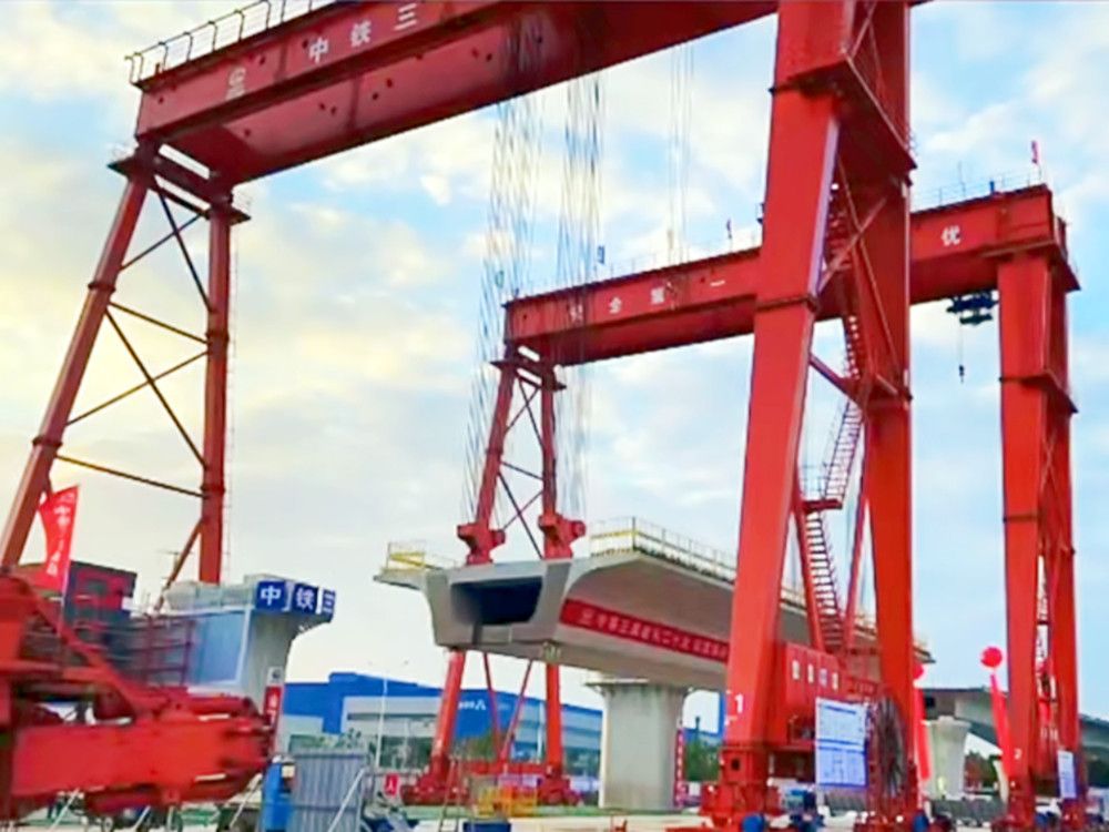 梁場龍門吊、提梁機、提梁門式起重機、架橋龍門吊廠家銷售、安裝維修