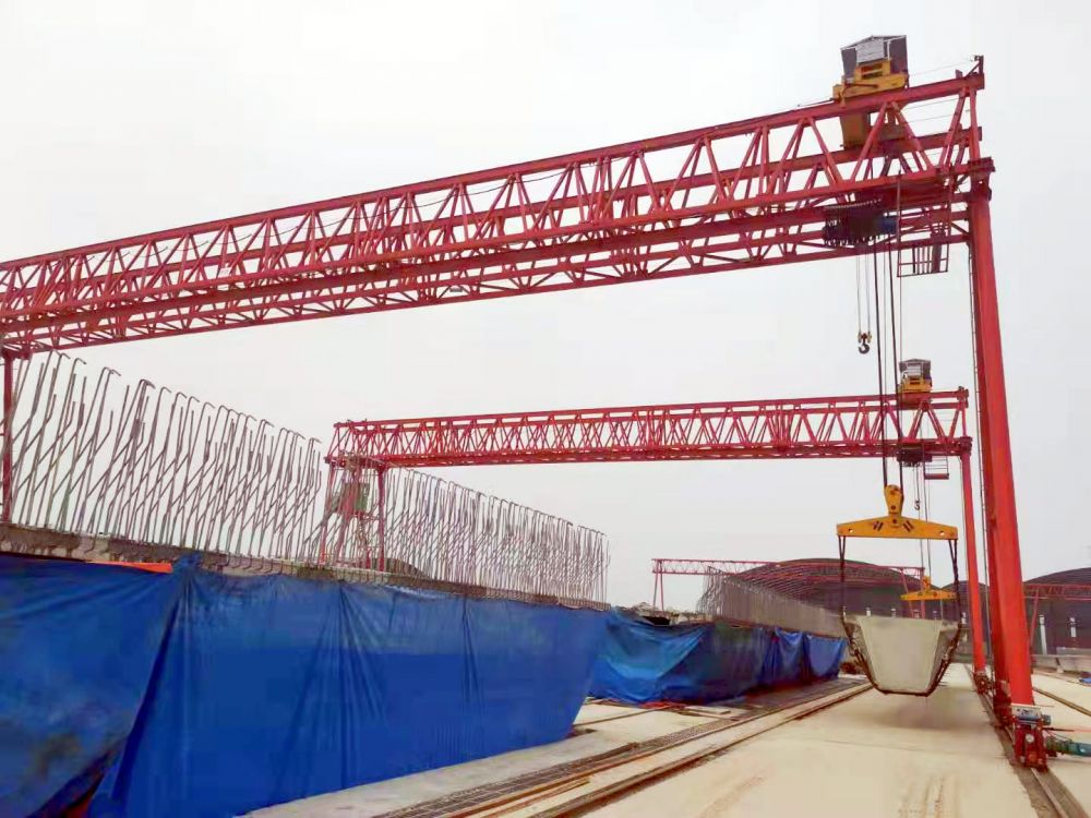 工程門式起重機(jī)、工程龍門吊、提梁機(jī)、路橋門式廠家銷售、安裝維修
