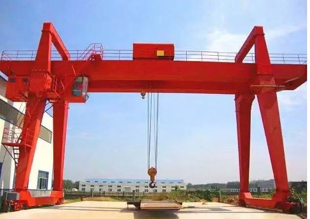 菏澤龍門吊、單雙梁門式起重機(jī)