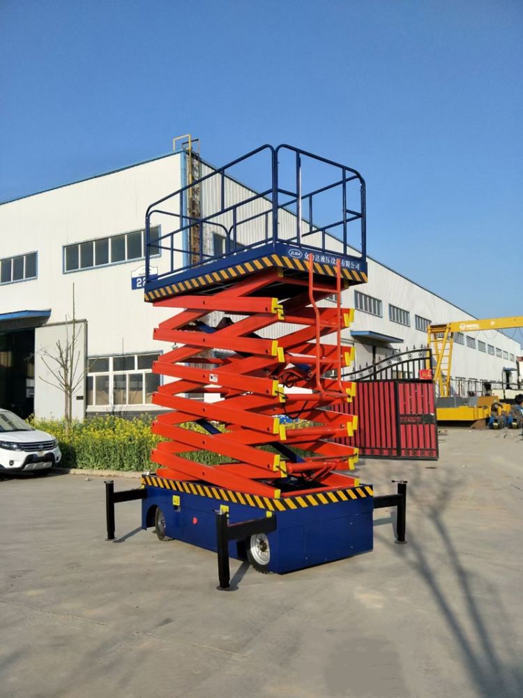 常州液壓升降平臺、四輪移動液壓平臺